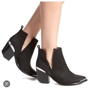 Jeffrey Campbell Cromwell Black Slip-on Western Booties Snake Embossed